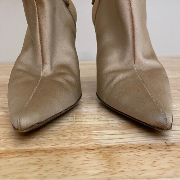Judith Leiber Gold Tan Bow Booties Size 8B - Picture 5 of 11
